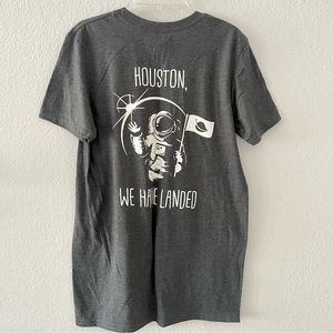 New “Houston, We Have Landed” T-Shirt Adult Size Small Unisex Gray White Texas